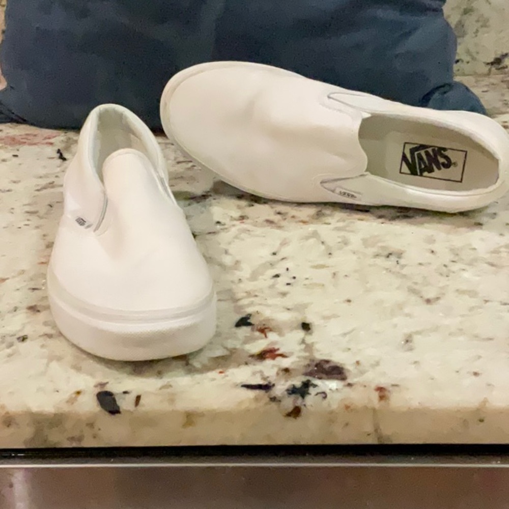 Vans unisex white shoes